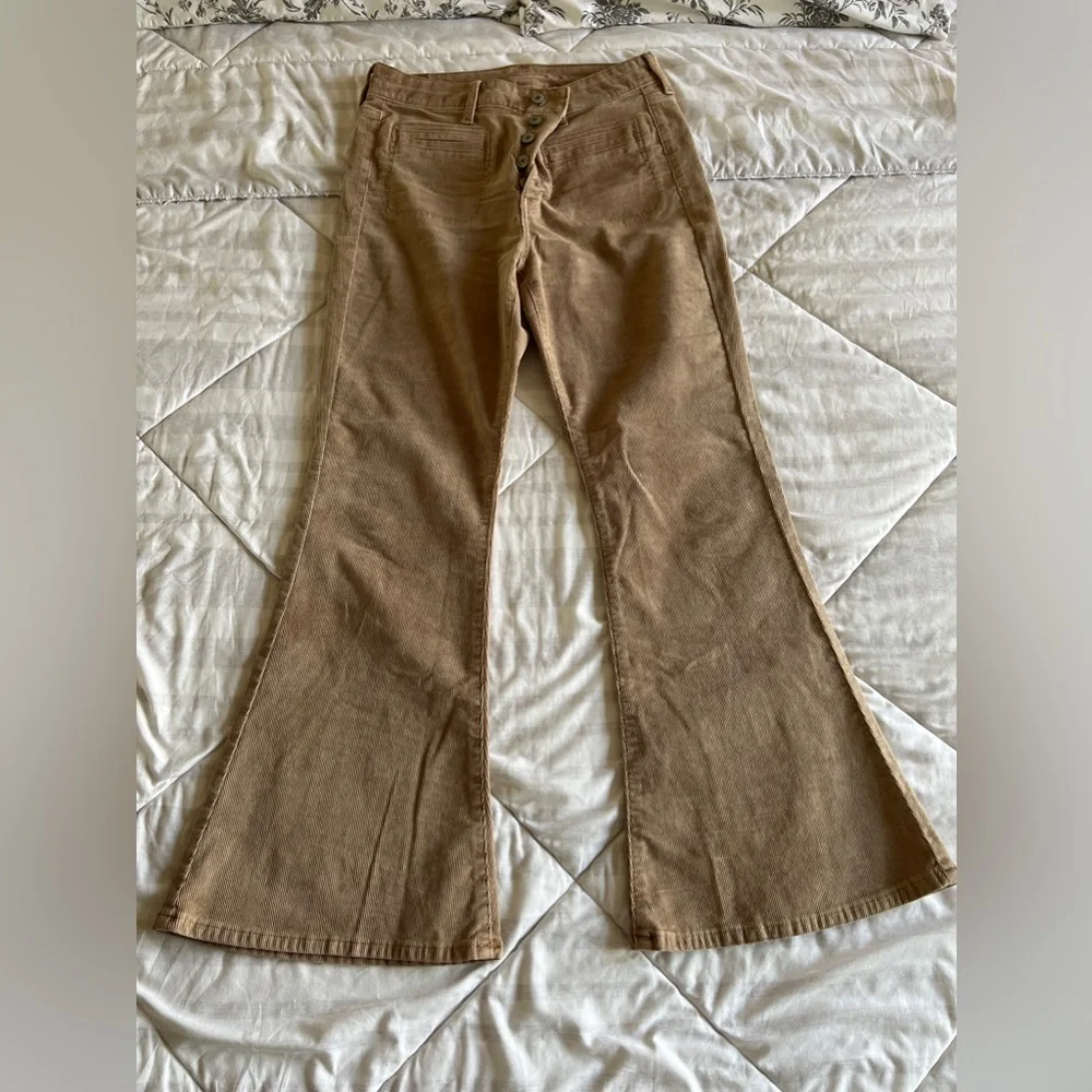 American Eagle Stretch Corduroy Super High-Waisted Flare Pant (SHORT) - Picture 2 of 7